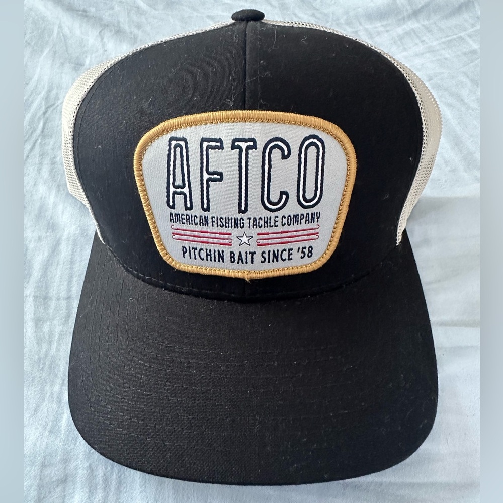 Men Aftco black hat snap back with white mesh back